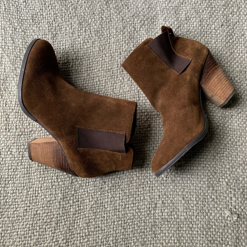 Vince Camuto hessa booties
